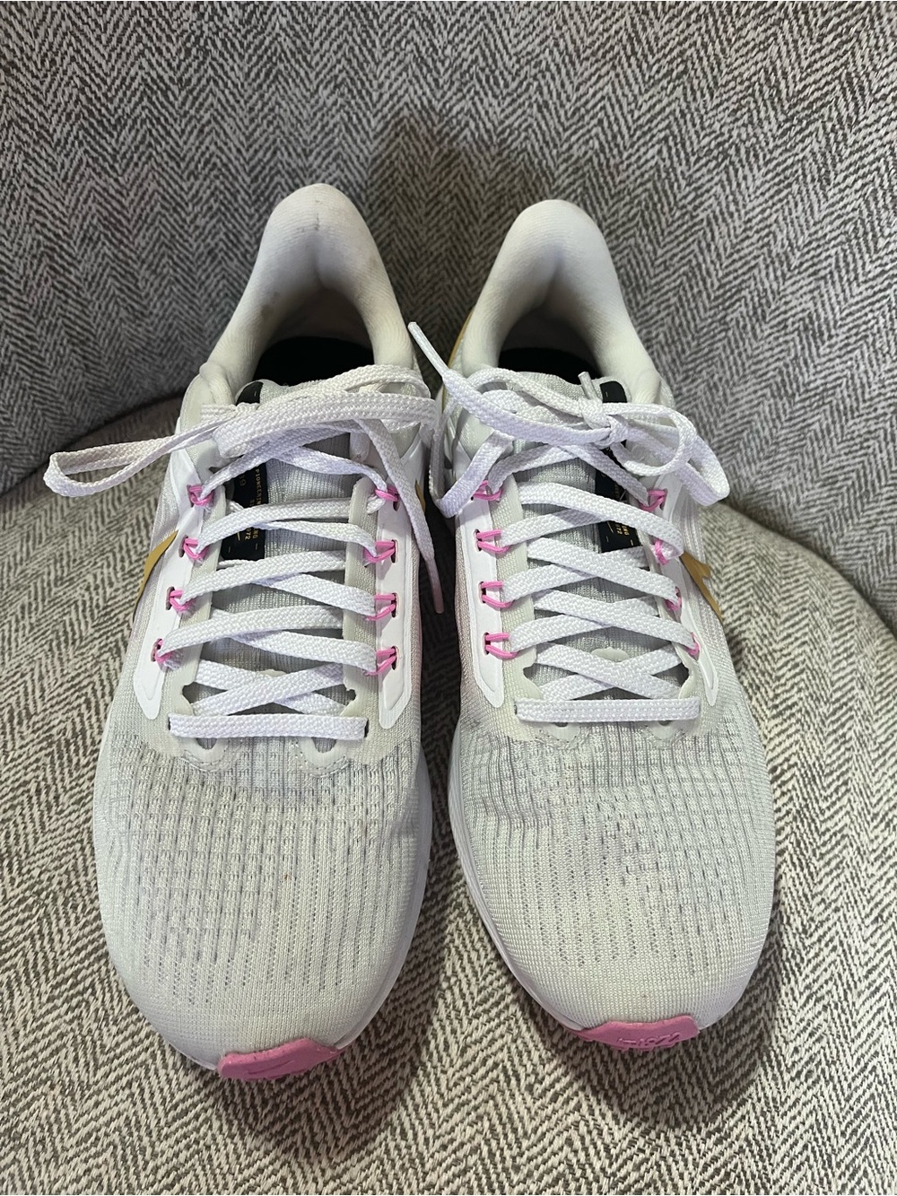 Nike Air Zoom Pegasus 39 Women’s Running Shoes Size 6.5 White Pink Gold